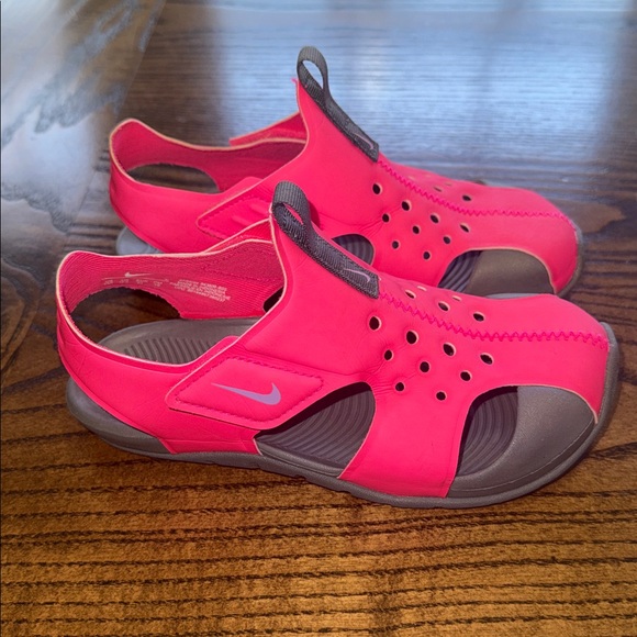 Girls Nike Sandals - Picture 2 of 8